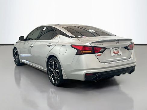 Used 2023 Nissan Altima 2.5 SR w/ SR Premium Package FWD image 6