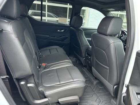Used 2023 Chevrolet Traverse LT w/ LT Premium Package AWD/4WD image 31