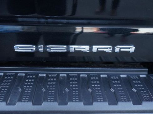 Used 2023 GMC Sierra 2500 Denali w/ Denali Ultimate Package image 11