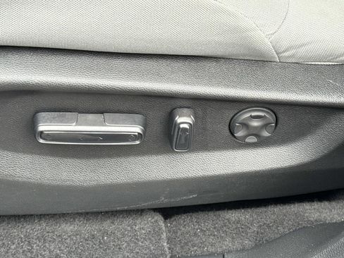 Used 2022 Honda CR-V EX image 16