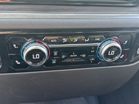 Used 2025 GMC Sierra 1500 SLT image 17