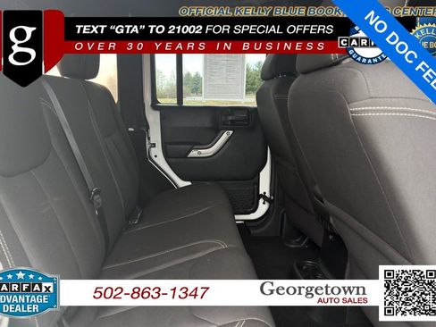 Used 2016 Jeep Wrangler Unlimited Sahara w/ Connectivity Group AWD/4WD image 25