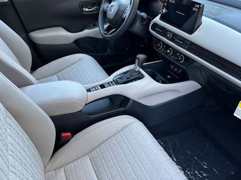 New 2026 Honda HR-V LX image 17