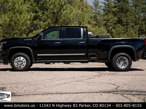 Used 2024 Chevrolet Silverado 3500 High Country w/ High Country Premium Package AWD/4WD image 6