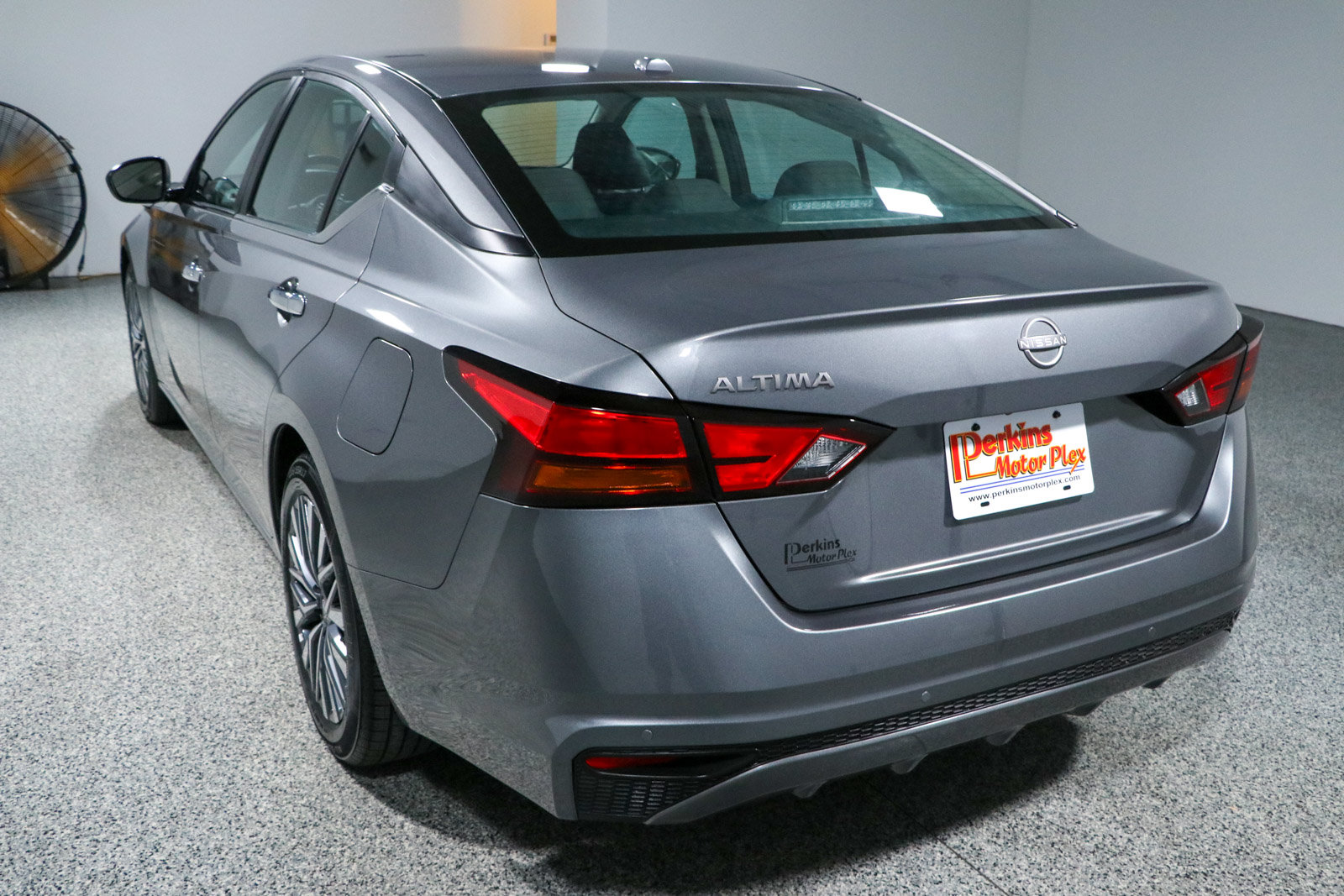 Used 2025 Nissan Altima 2.5 SV FWD image 9