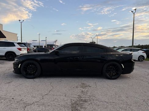 Used 2021 Dodge Charger SXT w/ Leather Interior Group RWD image 8