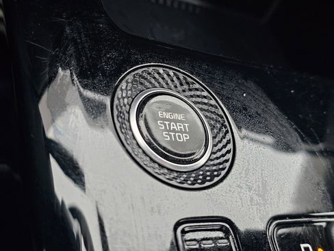 Used 2024 Kia Niro EX Touring image 40