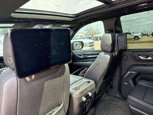 Used 2021 GMC Yukon Denali w/ Denali Ultimate Package image 12