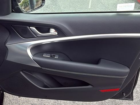 Used 2026 Genesis G70 2.5T image 35