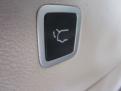 Used 2023 Chrysler Pacifica Limited image 14