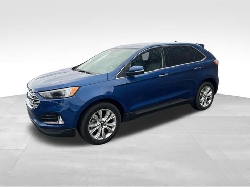 Used 2022 Ford Edge Titanium image 3
