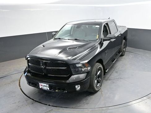 Used 2021 RAM 1500 Classic SLT w/ Electronics Convenience Group AWD/4WD image 39