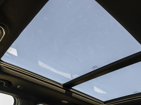 New 2025 Jeep Grand Cherokee Limited w/ Black Appearance Package image 6