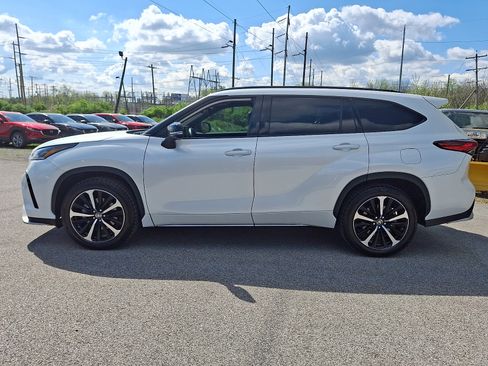 Used 2022 Toyota Highlander XSE image 4