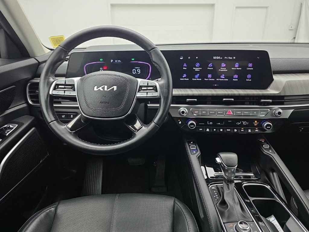 Used 2024 Kia Telluride EX w/ EX Captain's Chair Package AWD/4WD image 12
