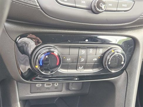 Used 2021 Buick Encore GX Preferred image 27