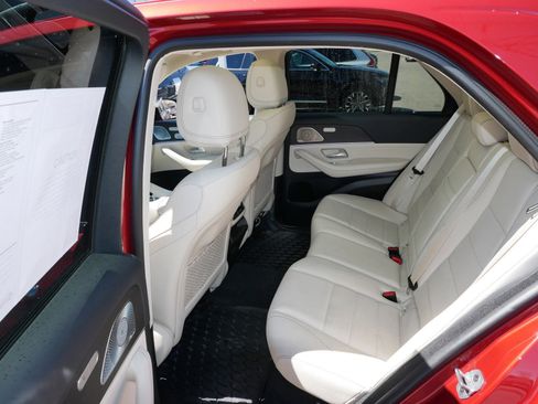 Used 2022 Mercedes-Benz GLE 450 4MATIC image 11