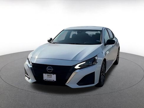 Used 2025 Nissan Altima 2.5 SV FWD image 6