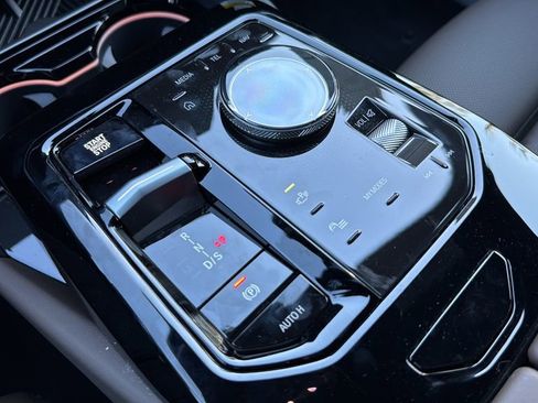 Used 2026 BMW 530i xDrive w/ M Sport Package image 29