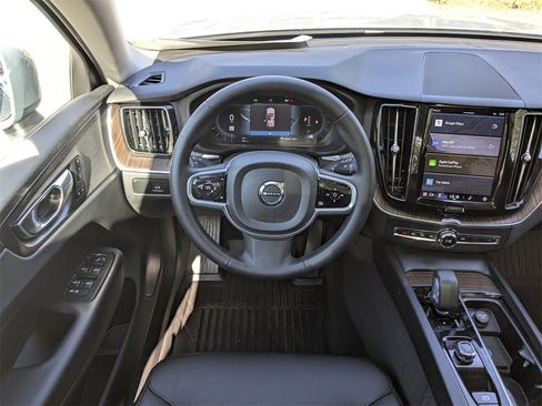 Certified 2023 Volvo XC60 B5 Plus w/ Climate Package image 17