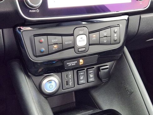 Used 2022 Nissan Leaf SV FWD image 24