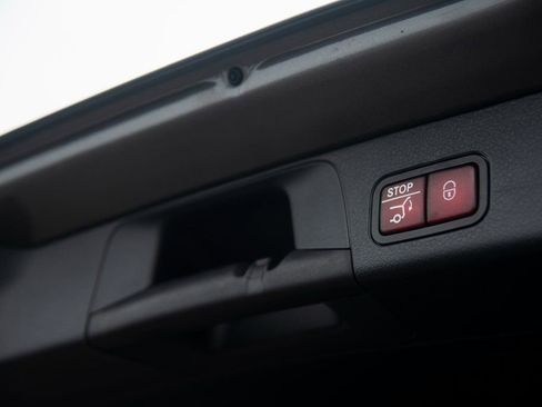 Certified 2025 Mercedes-Benz GLB 250 4MATIC image 19