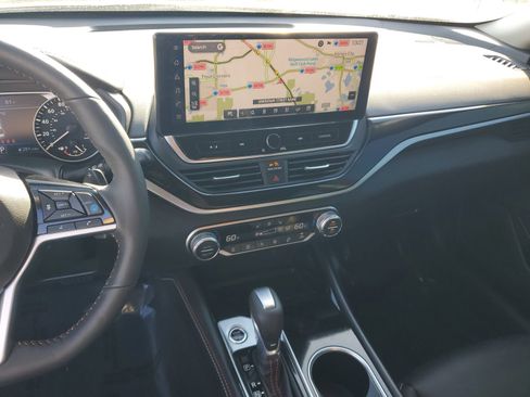 Used 2023 Nissan Altima 2.0 SR image 23