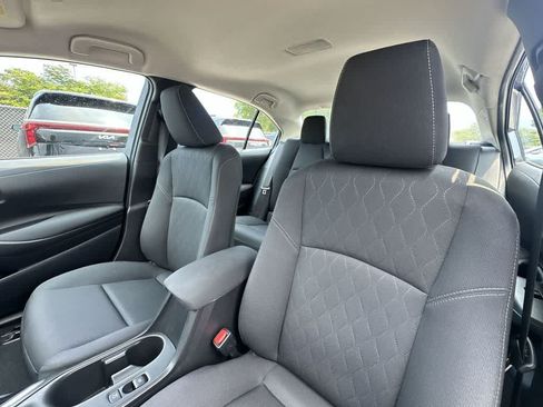 Used 2025 Toyota Corolla LE FWD image 14