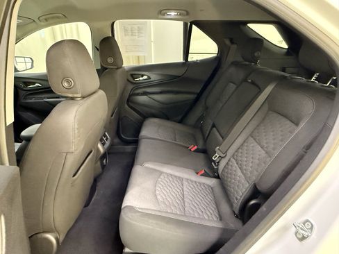 Used 2018 Chevrolet Equinox LT FWD image 17
