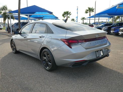 Used 2021 Hyundai Elantra SEL w/ Cargo Package FWD image 2
