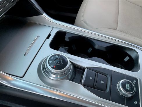 Used 2023 Ford Explorer Limited image 15