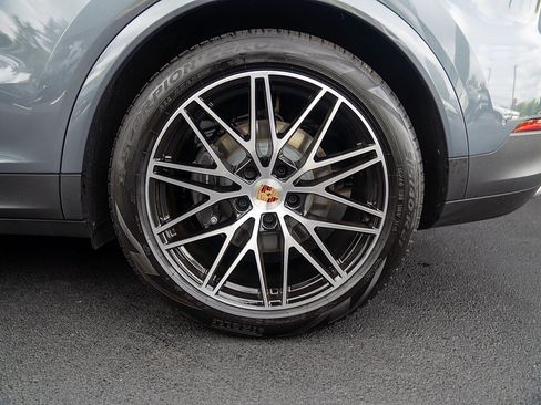 Used 2026 Porsche Cayenne AWD/4WD image 24
