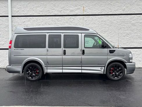 New 2026 GMC Savana 2500 RWD image 6
