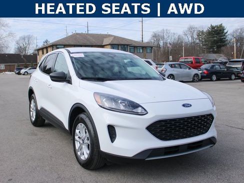 Used 2022 Ford Escape SE w/ Cold Weather Package image 2