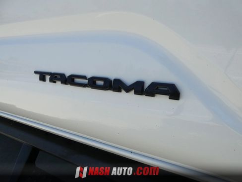 Used 2025 Toyota Tacoma TRD Sport AWD/4WD image 73