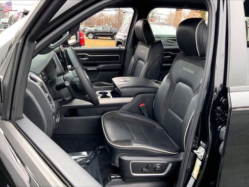 Used 2025 RAM 1500 Laramie AWD/4WD image 8