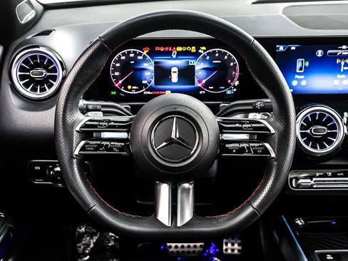 Used 2024 Mercedes-Benz GLB 250 image 19