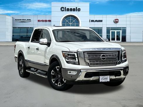 Used 2023 Nissan Titan Platinum Reserve w/ Moonroof Package RWD image 1
