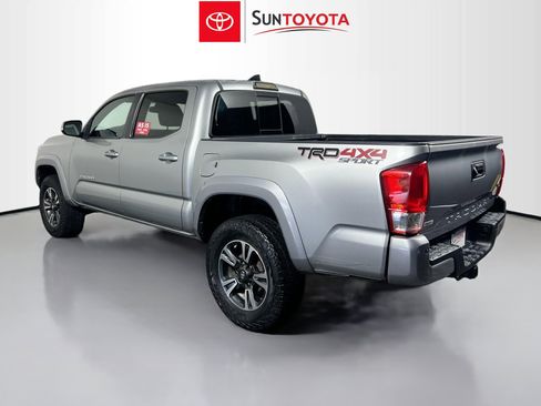 Used 2018 Toyota Tacoma TRD Sport w/ Technology Package AWD/4WD image 6