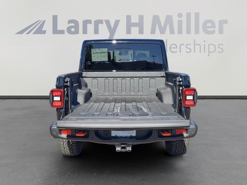 New 2025 Jeep Gladiator Mojave image 29