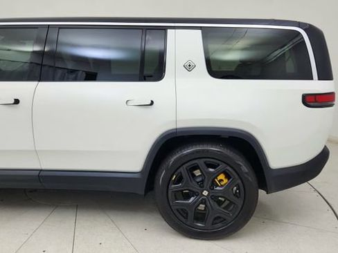 Used 2024 Rivian R1S Adventure AWD/4WD image 10