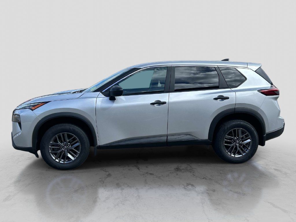 Certified 2024 Nissan Rogue S AWD/4WD image 2