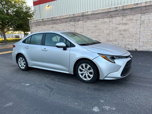 Used 2023 Toyota Corolla LE image 7