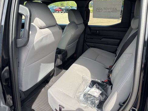 Certified 2026 Toyota Tacoma SR5 AWD/4WD image 15