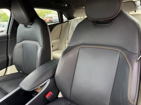 Used 2024 Lucid Air Pure image 11