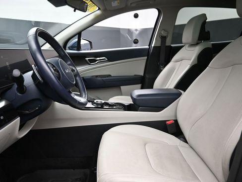 Used 2025 Kia Sportage EX w/ EX Premium Package image 15