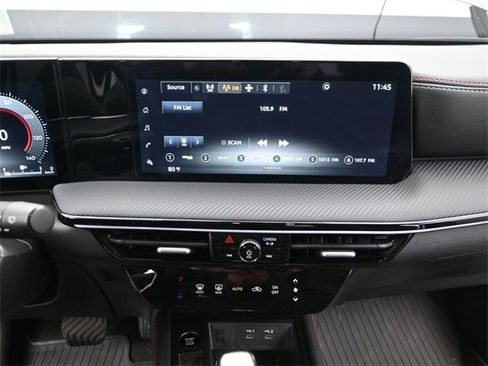 Used 2025 Nissan Kicks SR image 7