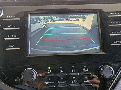 Used 2019 Toyota Camry LE image 13