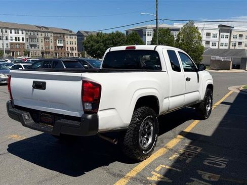 Used 2019 Toyota Tacoma SR RWD image 9