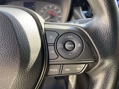 Used 2025 Toyota Corolla LE FWD image 33